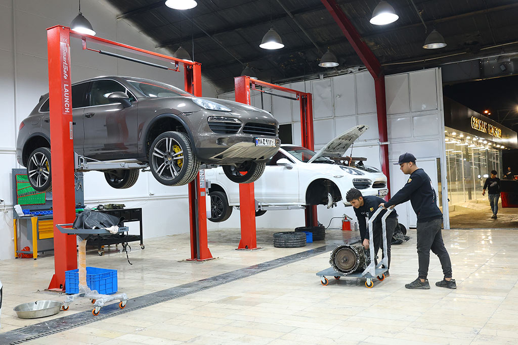 تعمیرگاه رسمی پورشه